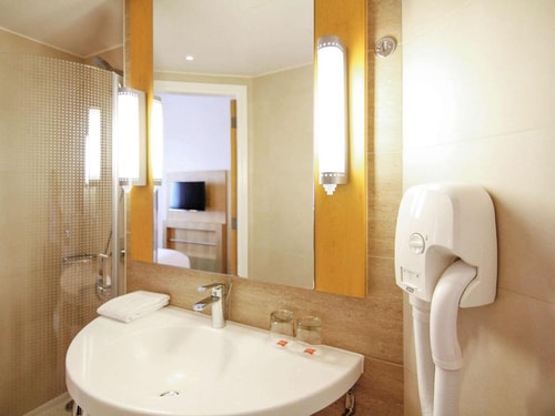 Standard Room Near World Trade Center 5 Luxury Bookings