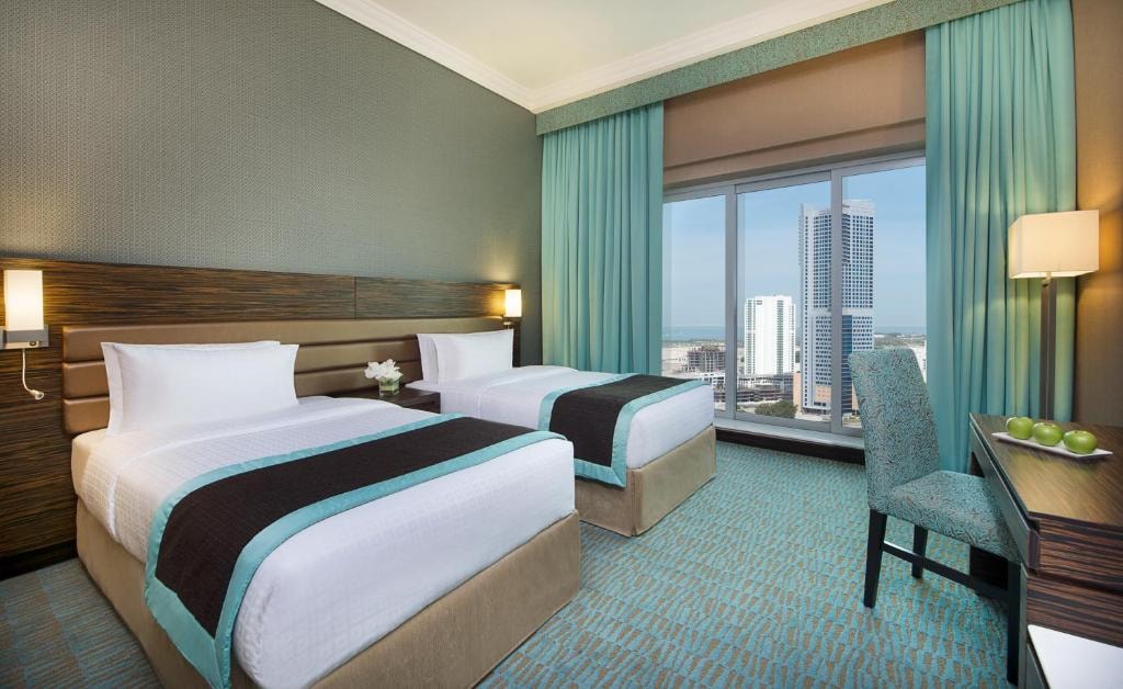 Two Bedroom Suite Near DIC Metro Luxury Bookings