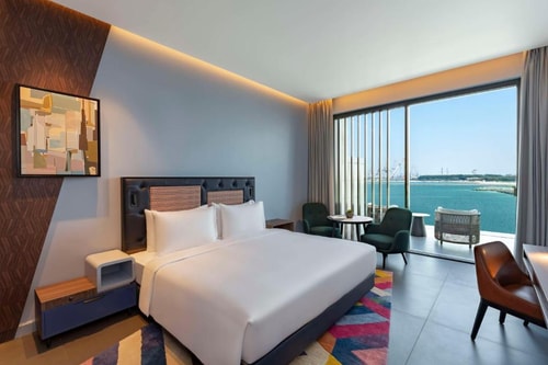 King Room Near Walk From La Mer Beach 1 Luxury Bookings