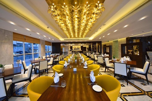 Deluxe King Room Near Electra Park Abu Dhabi 9 Luxury Bookings