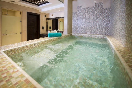 Deluxe King Room Near Electra Park Abu Dhabi 13 Luxury Bookings