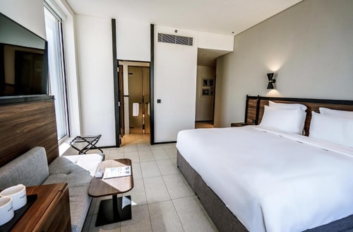 Plus King Room Near Jaddaf Metro Station 2 Luxury Bookings
