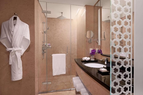 Deluxe King Room Near World Trade Center 2 Luxury Bookings