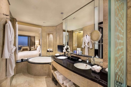 Deluxe King Room Near World Trade Center 3 Luxury Bookings