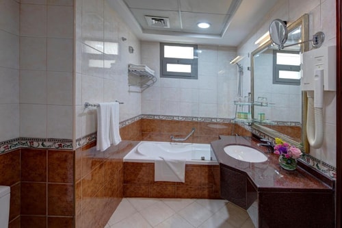 Deluxe King or Twin Room Near Al Rigga Metro 4 Luxury Bookings