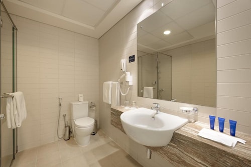 DELUXETwo Bedrom Suite Near The Coffee Club JLT 8 Luxury Bookings