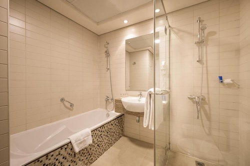 DELUXETwo Bedrom Suite Near The Coffee Club JLT 9 Luxury Bookings