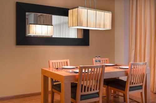DELUXETwo Bedrom Suite Near The Coffee Club JLT 4 Luxury Bookings