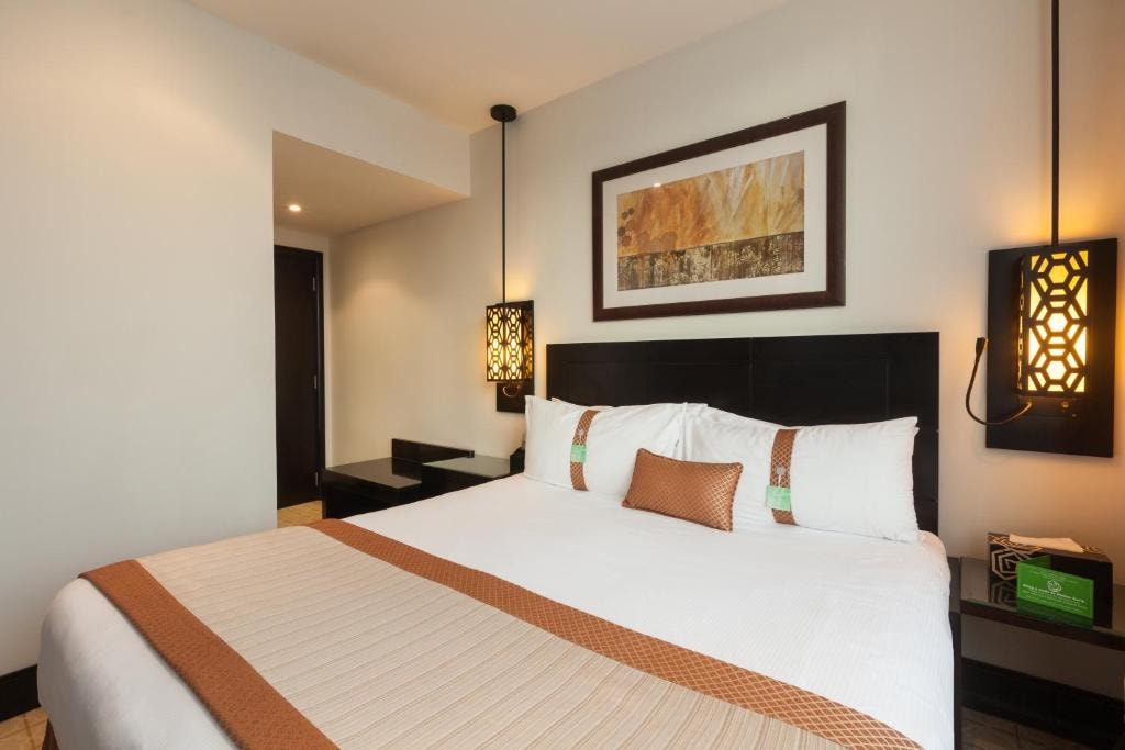 standard room near mashreq metro station Ae Luxury Bookings