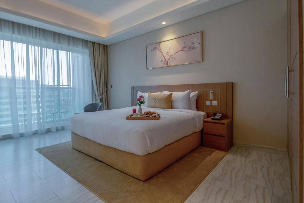 Deluxe Two Bedroom Apartment Near Al Rigga Metro Luxury Bookings