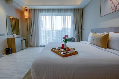Deluxe Two Bedroom Apartment Near Al Rigga Metro 3 Luxury Bookings