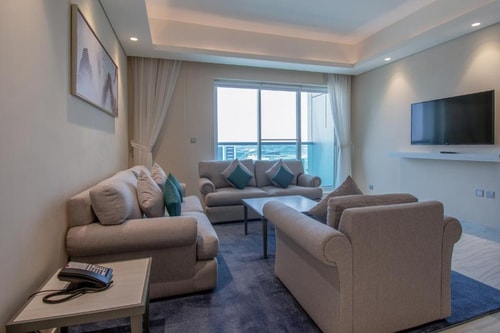 Deluxe Three Bedroom Apartment Near Al Rigga Metro 3 Luxury Bookings