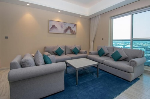 Deluxe Three Bedroom Apartment Near Al Rigga Metro 4 Luxury Bookings