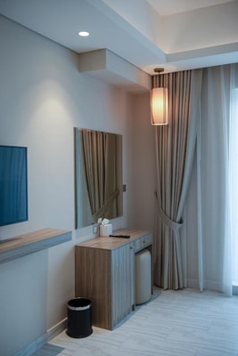 Deluxe Three Bedroom Apartment Near Al Rigga Metro 5 Luxury Bookings