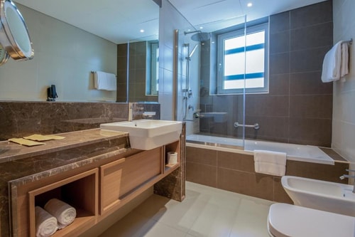 Deluxe Three Bedroom Apartment Near Al Rigga Metro 7 Luxury Bookings
