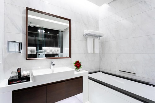 Superior King Room Near Marasi Drive Business Bay 3 Luxury Bookings