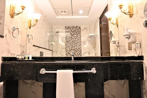 King Room in Al Majaz Sharjah by Luxury Bookings 2 Luxury Bookings