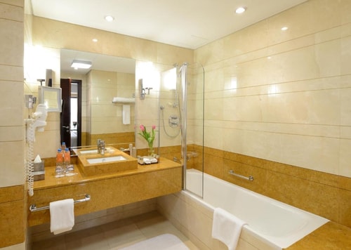 Two Bedroom Apartment Near Internet City Metro 7 Luxury Bookings