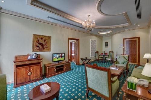 Executive Suite Near Al Khan Beach Sharjah 6 Luxury Bookings