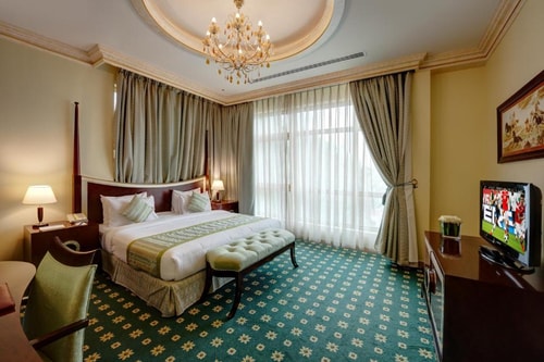 Executive Suite Near Al Khan Beach Sharjah 5 Luxury Bookings