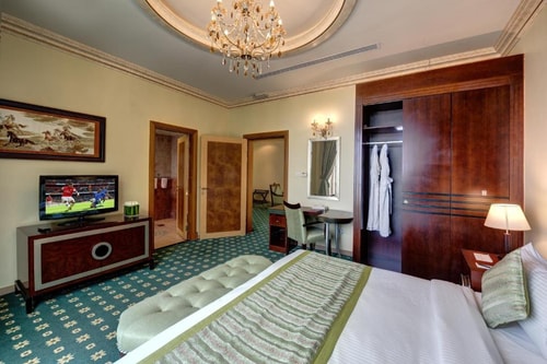Executive Suite Near Al Khan Beach Sharjah 1 Luxury Bookings