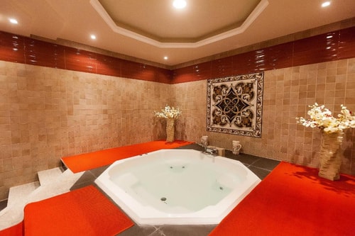 Executive Suite Near American School 4 Luxury Bookings