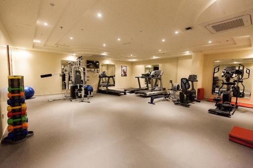 Executive Suite Near American School 13 Luxury Bookings
