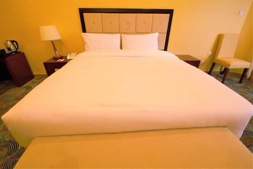 Executive Suite Near American School 2 Luxury Bookings
