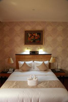 Standrad King Room Near Sharjah Corniche 3 Luxury Bookings