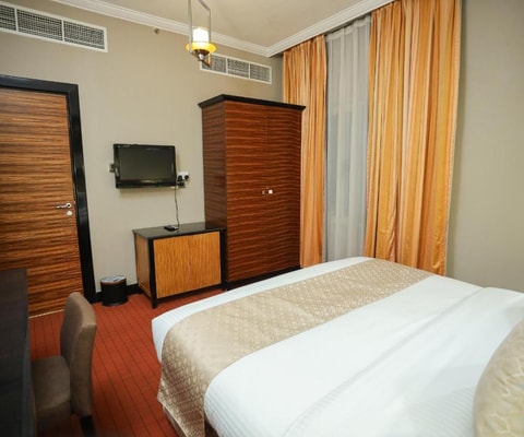 Standrad King Room Near Sharjah Corniche 5 Luxury Bookings