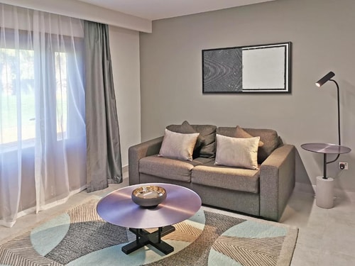 Executive Suite Near Nakheel Osais 1 Luxury Bookings