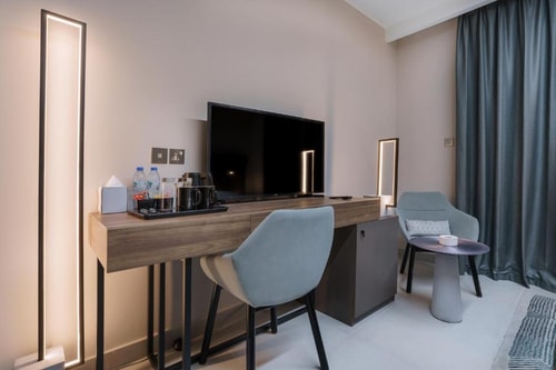 Executive Suite Near Nakheel Osais 5 Luxury Bookings
