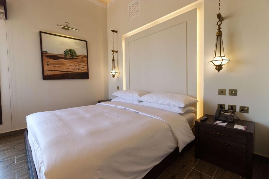 Deluxe King Room Near Desert Safari View Point Luxury Bookings