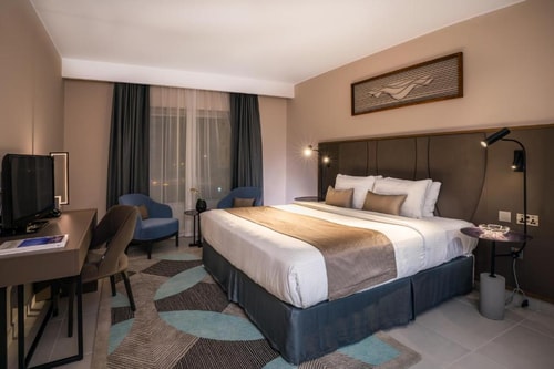 Presidential Suite Near Nakheel Osais 2 Luxury Bookings