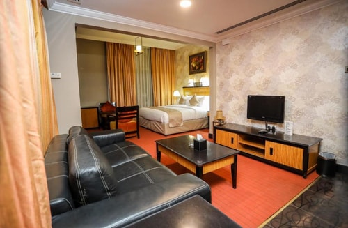 Family Room Near Sharjah Corniche 4 Luxury Bookings