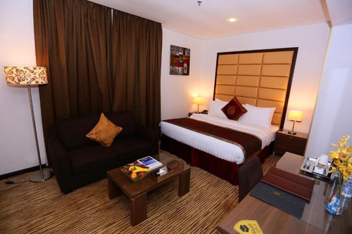 Deluxe King Room Near Sharjah Corniche 1 Luxury Bookings