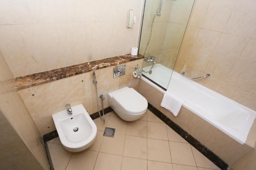 Deluxe King Room Near Sharjah Corniche 5 Luxury Bookings
