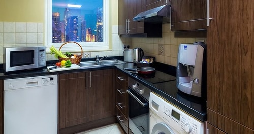 Deluxe One Bedroom In Marina By Luxury Bookings 6 Luxury Bookings