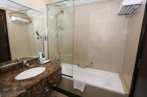 Family Two Bedroom Suite Near Sharjah Corniche 6 Luxury Bookings