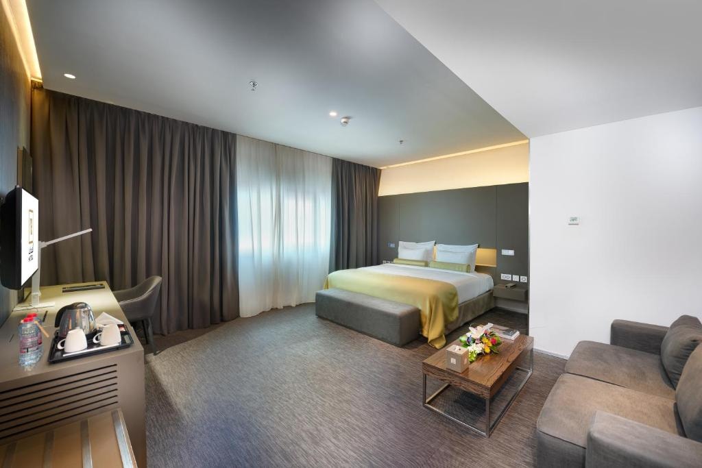 Superior Room Near Al Nakheel Oasis Luxury Bookings