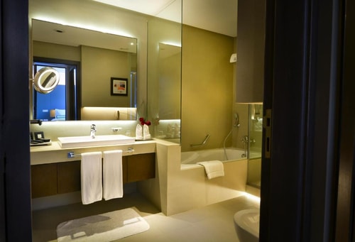 Family Suite Two Bedroom Near Al Nakheel Oasis 2 Luxury Bookings