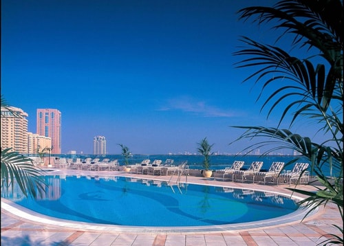 Superior King Room Near Al Majaz Waterfront 11 Luxury Bookings