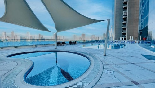 Superior King Room Near Al Majaz Waterfront 13 Luxury Bookings