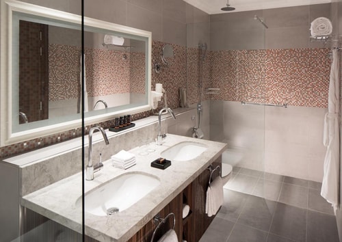 Luxury King Room Next To Internet Metro 8 Luxury Bookings