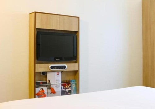 Standard Room Near Mashreq Metro Station 1 Luxury Bookings