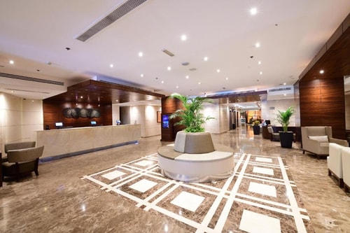 Standard Room Near Sharaf DG Metro Station Dubai 8 Luxury Bookings