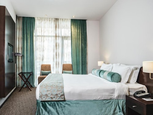 One Bedroom Apartment In Marina By Luxury Bookings 2 Luxury Bookings