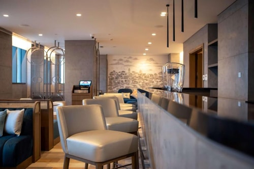 One Bedroom Queen Suite Near Gold Souk Metro Ab 11 Luxury Bookings