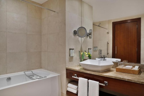 Stylish Two Bedroom Suite Near World Trade Center Ab 15 Luxury Bookings