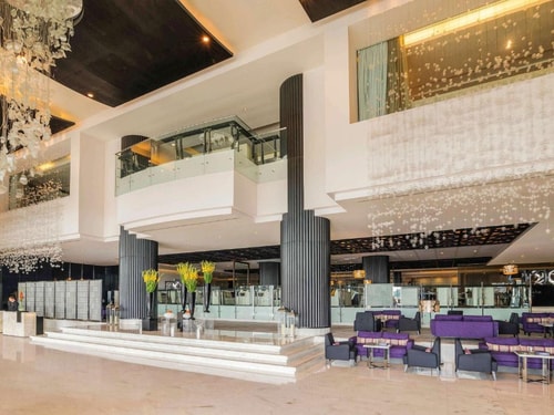 Superior King Room Near by  Formal Park 11 Luxury Bookings